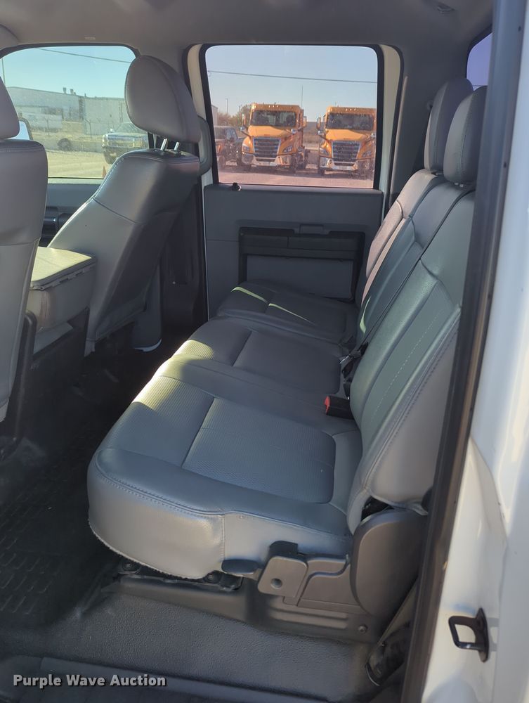 image for item OL9147 2016 Ford F250 Super Duty  Crew Cab pickup truck