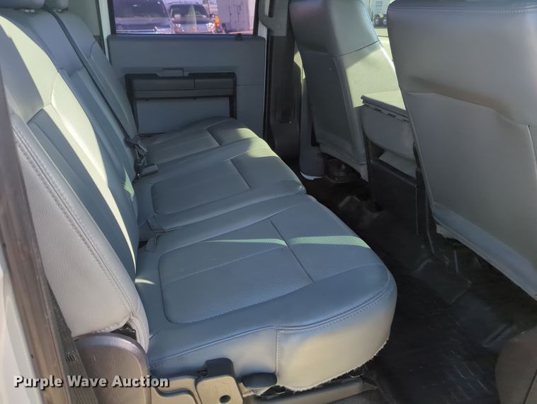 image for item OL9147 2016 Ford F250 Super Duty  Crew Cab pickup truck