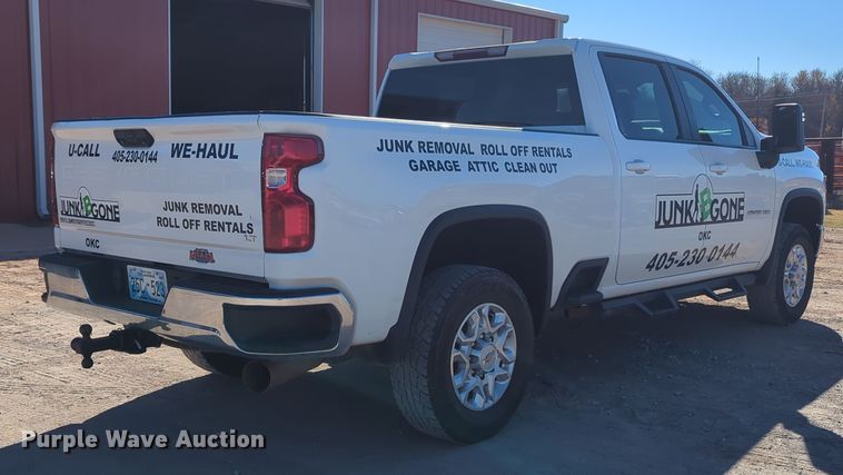 image for item OL9151 2022 Chevrolet Silverado 2500HD  Crew Cab pickup truck