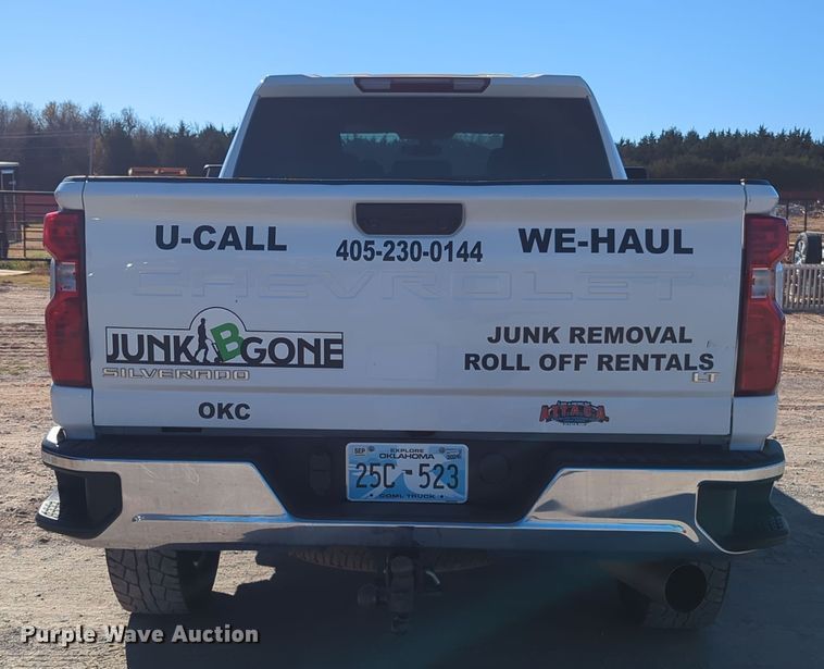 image for item OL9151 2022 Chevrolet Silverado 2500HD  Crew Cab pickup truck