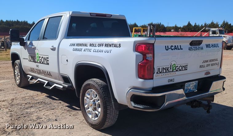 image for item OL9151 2022 Chevrolet Silverado 2500HD  Crew Cab pickup truck