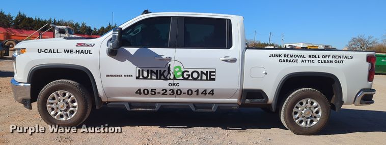 image for item OL9151 2022 Chevrolet Silverado 2500HD  Crew Cab pickup truck