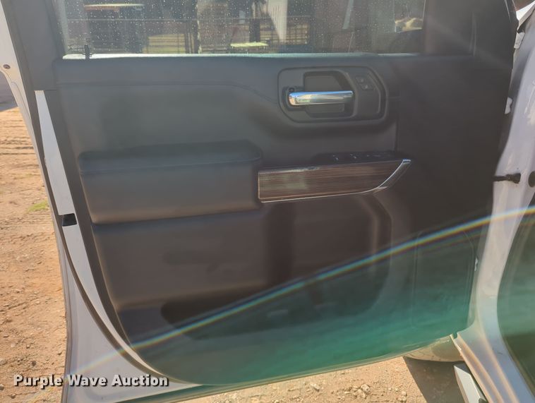 image for item OL9151 2022 Chevrolet Silverado 2500HD  Crew Cab pickup truck