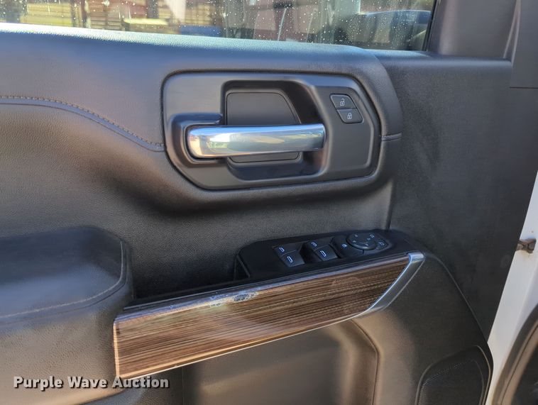 image for item OL9151 2022 Chevrolet Silverado 2500HD  Crew Cab pickup truck