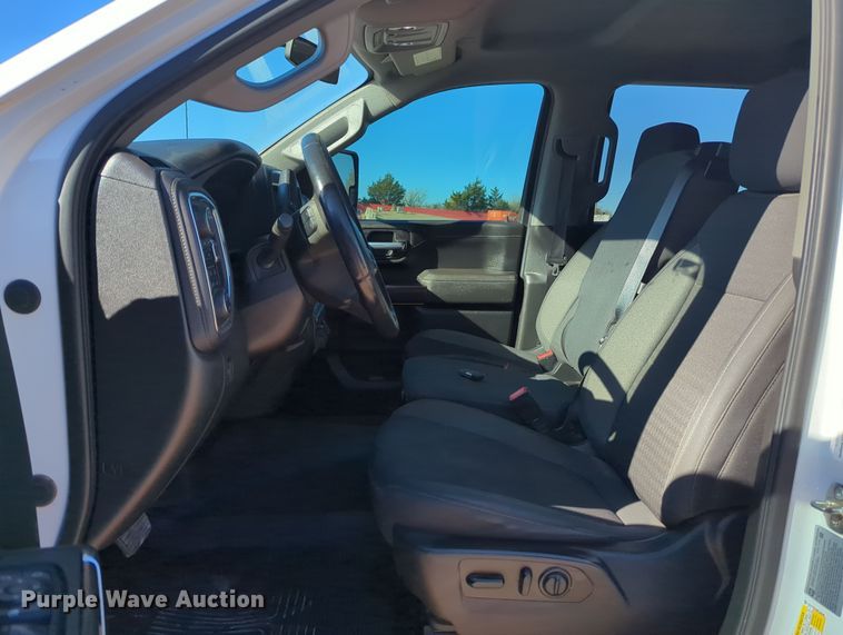 image for item OL9151 2022 Chevrolet Silverado 2500HD  Crew Cab pickup truck