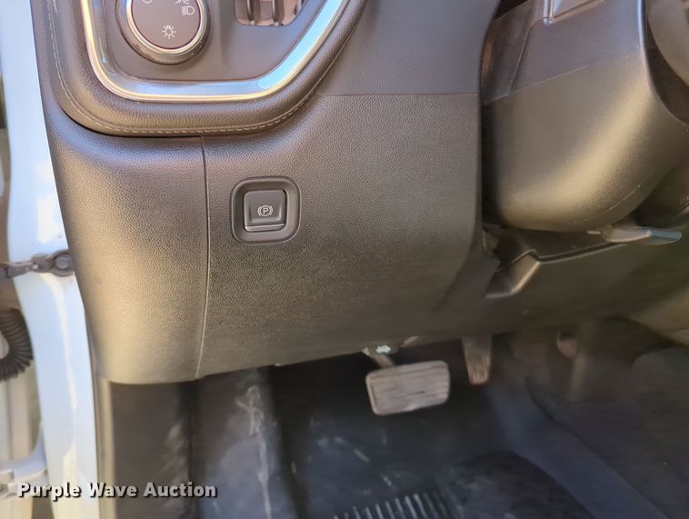 image for item OL9151 2022 Chevrolet Silverado 2500HD  Crew Cab pickup truck