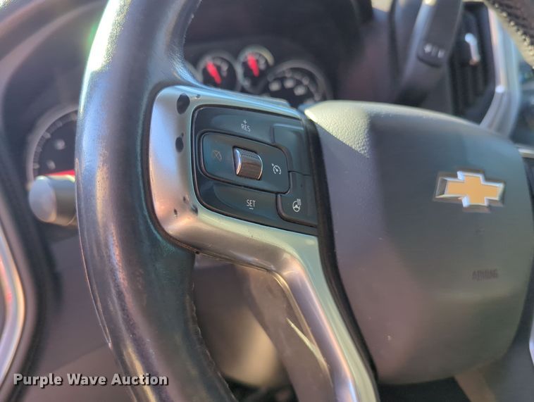 image for item OL9151 2022 Chevrolet Silverado 2500HD  Crew Cab pickup truck