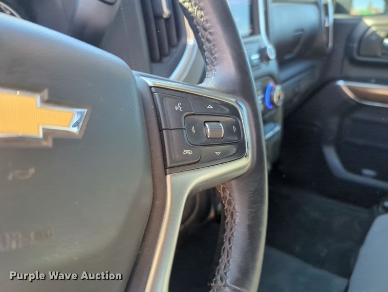 image for item OL9151 2022 Chevrolet Silverado 2500HD  Crew Cab pickup truck