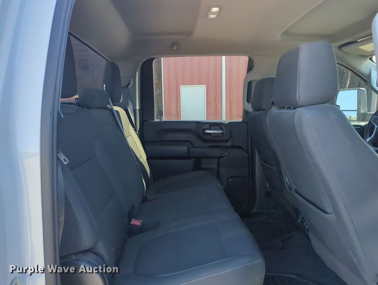 image for item OL9151 2022 Chevrolet Silverado 2500HD  Crew Cab pickup truck