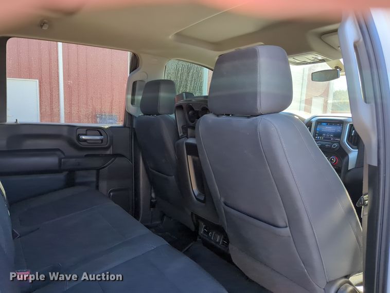 image for item OL9151 2022 Chevrolet Silverado 2500HD  Crew Cab pickup truck