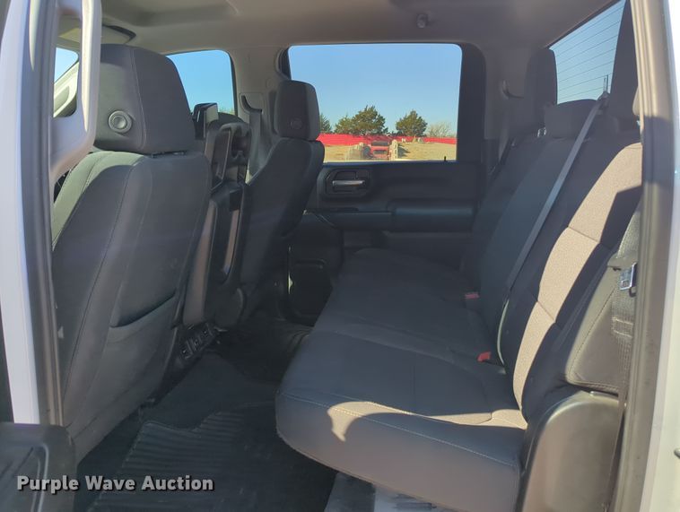 image for item OL9151 2022 Chevrolet Silverado 2500HD  Crew Cab pickup truck