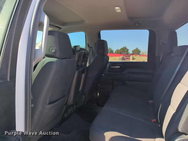 image for item OL9151 2022 Chevrolet Silverado 2500HD  Crew Cab pickup truck