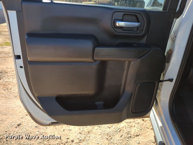 image for item OL9151 2022 Chevrolet Silverado 2500HD  Crew Cab pickup truck