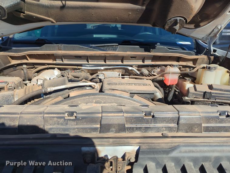 image for item OL9151 2022 Chevrolet Silverado 2500HD  Crew Cab pickup truck