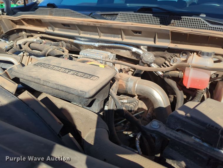 image for item OL9151 2022 Chevrolet Silverado 2500HD  Crew Cab pickup truck