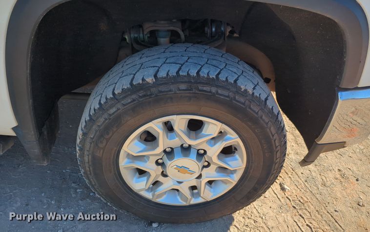 image for item OL9151 2022 Chevrolet Silverado 2500HD  Crew Cab pickup truck