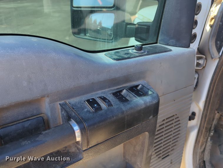 image for item OL9160 2016 Ford F250 Super Duty  Crew Cab pickup truck