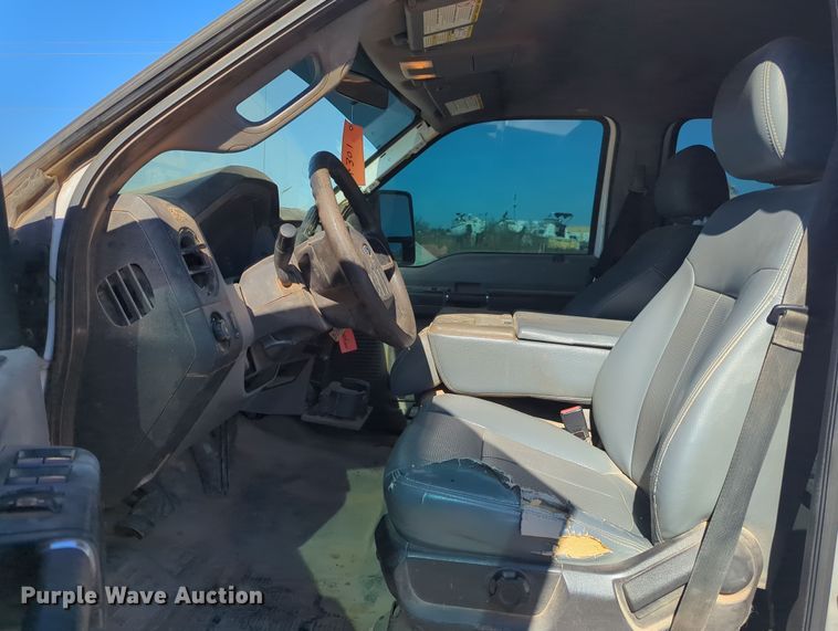 image for item OL9160 2016 Ford F250 Super Duty  Crew Cab pickup truck