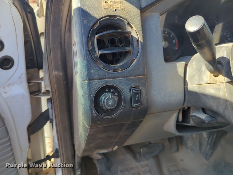 image for item OL9160 2016 Ford F250 Super Duty  Crew Cab pickup truck