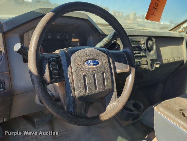 image for item OL9160 2016 Ford F250 Super Duty  Crew Cab pickup truck