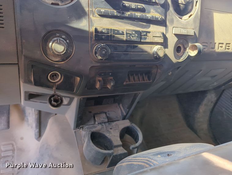 image for item OL9160 2016 Ford F250 Super Duty  Crew Cab pickup truck