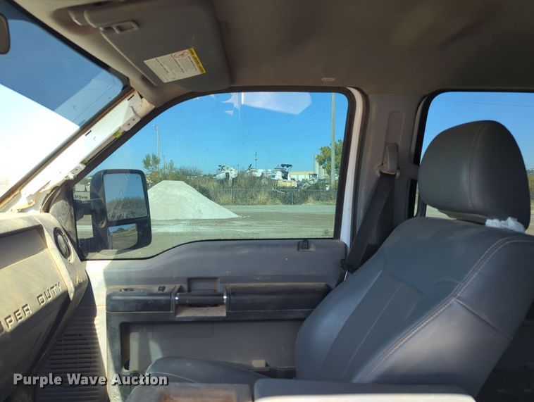 image for item OL9160 2016 Ford F250 Super Duty  Crew Cab pickup truck