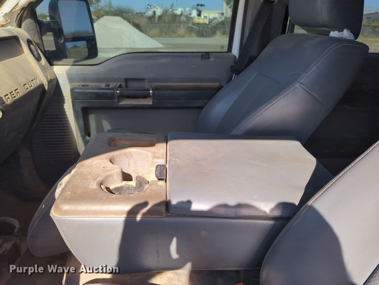 image for item OL9160 2016 Ford F250 Super Duty  Crew Cab pickup truck