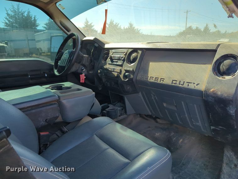 image for item OL9160 2016 Ford F250 Super Duty  Crew Cab pickup truck