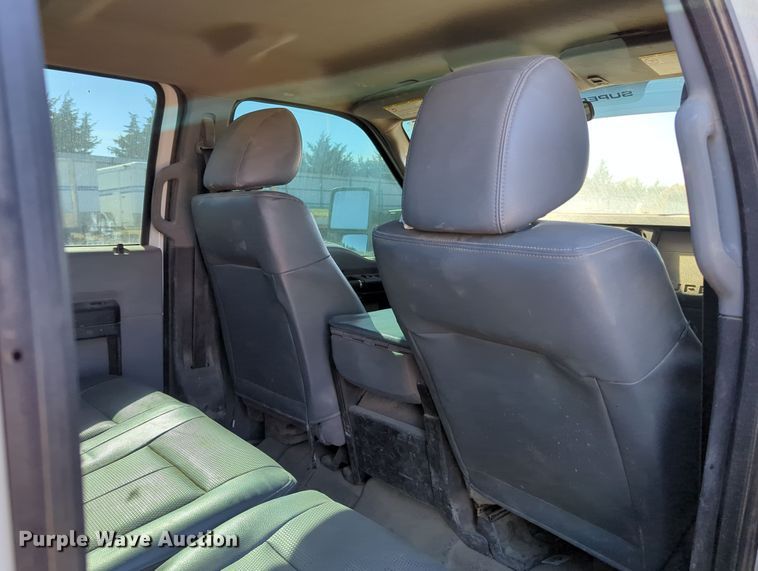 image for item OL9160 2016 Ford F250 Super Duty  Crew Cab pickup truck