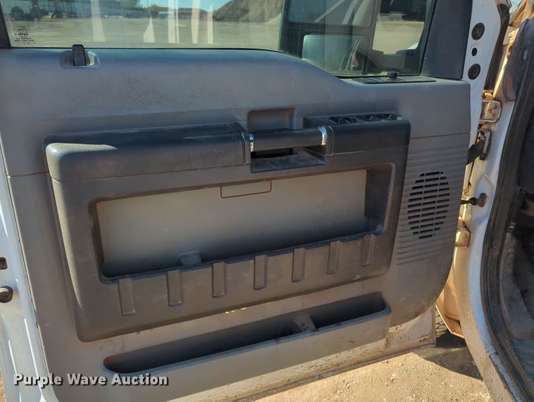 image for item OL9161 2015 Ford F250 Super Duty  Crew Cab pickup truck