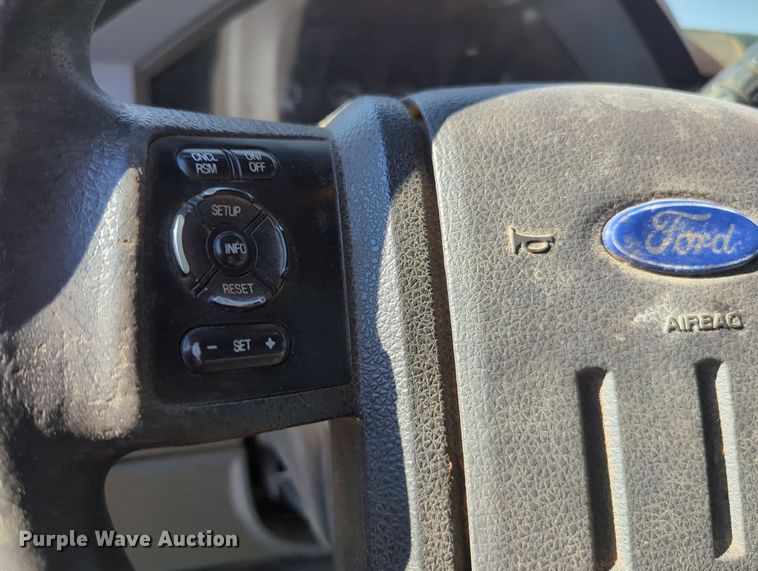 image for item OL9161 2015 Ford F250 Super Duty  Crew Cab pickup truck