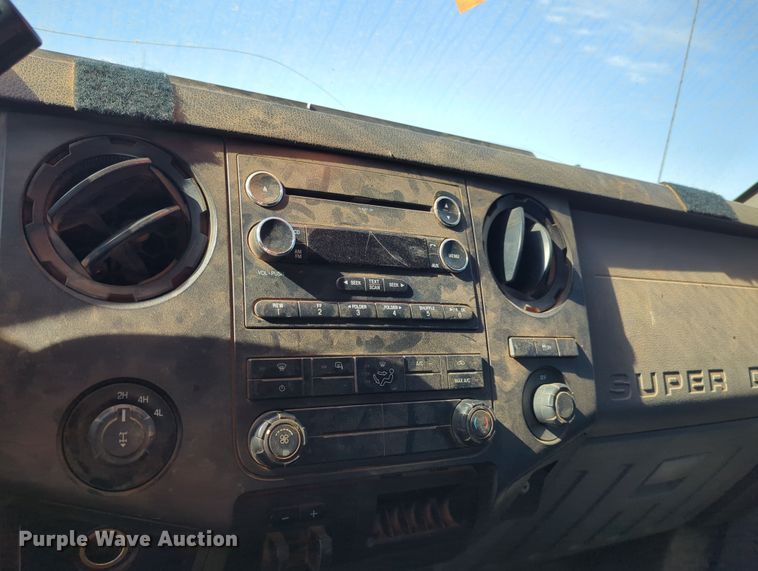 image for item OL9161 2015 Ford F250 Super Duty  Crew Cab pickup truck