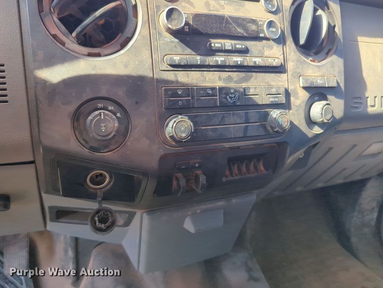 image for item OL9161 2015 Ford F250 Super Duty  Crew Cab pickup truck