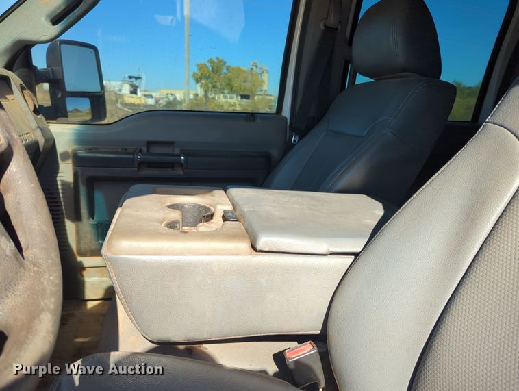 image for item OL9161 2015 Ford F250 Super Duty  Crew Cab pickup truck