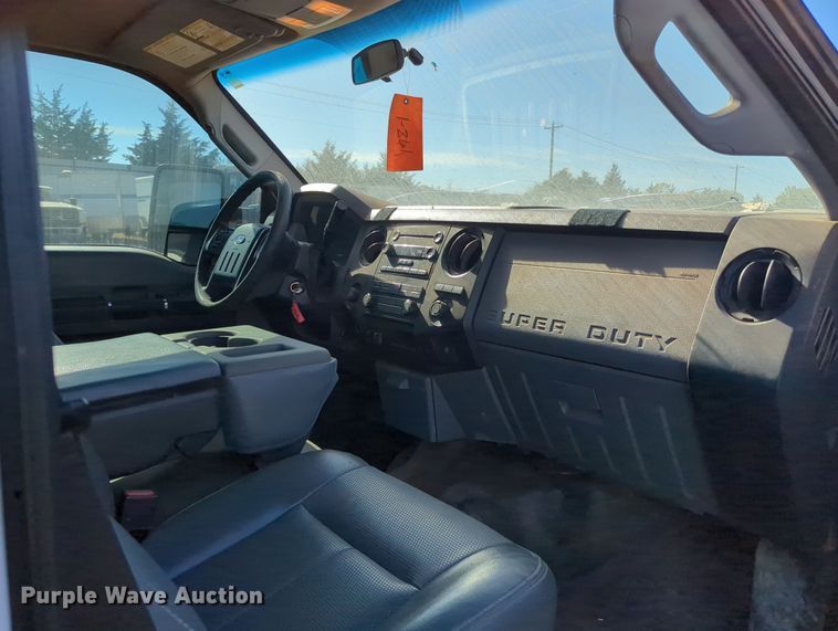 image for item OL9161 2015 Ford F250 Super Duty  Crew Cab pickup truck