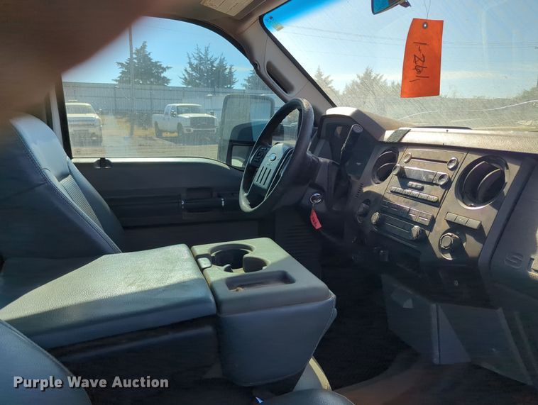 image for item OL9161 2015 Ford F250 Super Duty  Crew Cab pickup truck