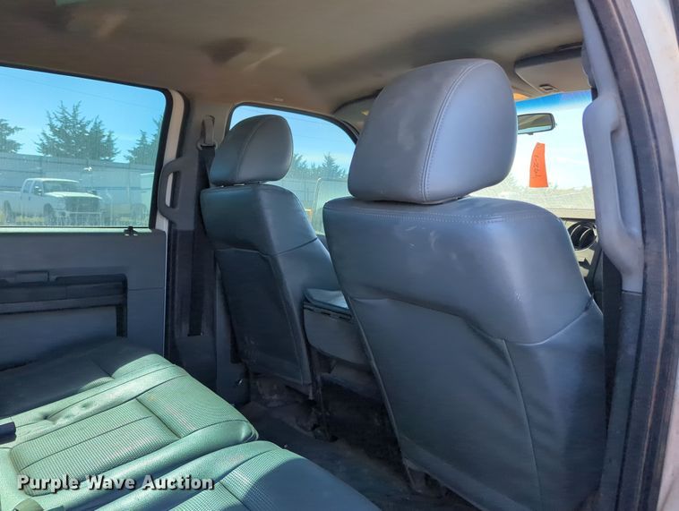 image for item OL9161 2015 Ford F250 Super Duty  Crew Cab pickup truck