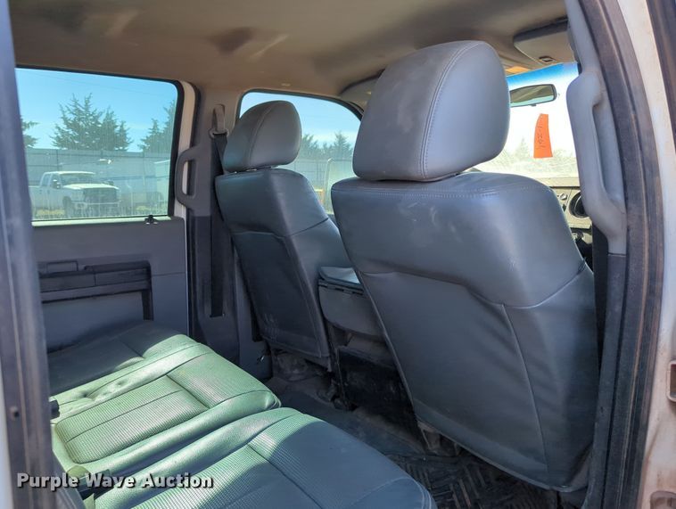 image for item OL9161 2015 Ford F250 Super Duty  Crew Cab pickup truck