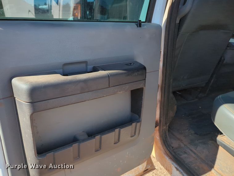 image for item OL9161 2015 Ford F250 Super Duty  Crew Cab pickup truck