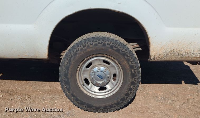 image for item OL9161 2015 Ford F250 Super Duty  Crew Cab pickup truck