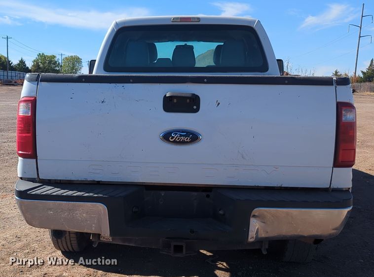 image for item OL9162 2016 Ford F250 Super Duty  Crew Cab pickup truck