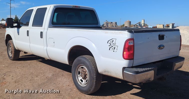 image for item OL9162 2016 Ford F250 Super Duty  Crew Cab pickup truck