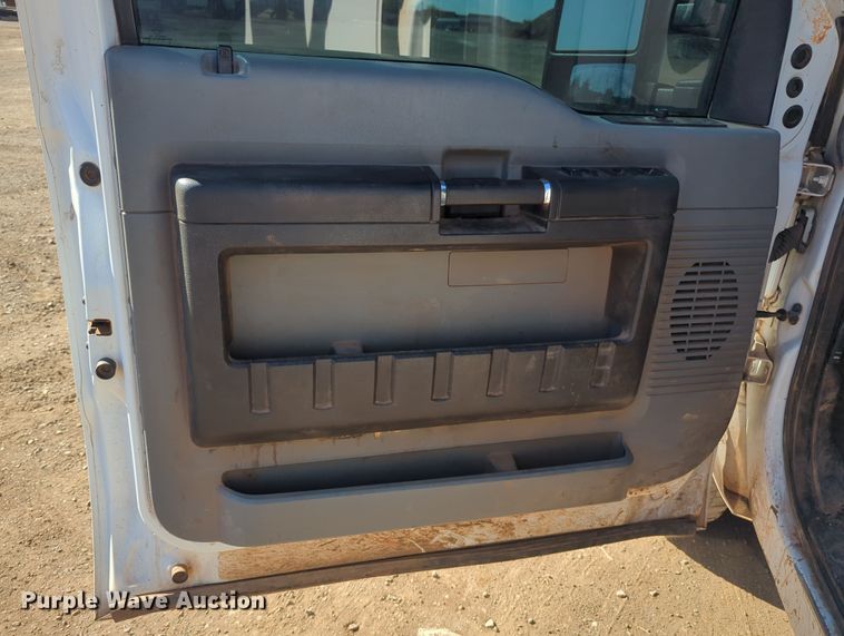 image for item OL9162 2016 Ford F250 Super Duty  Crew Cab pickup truck