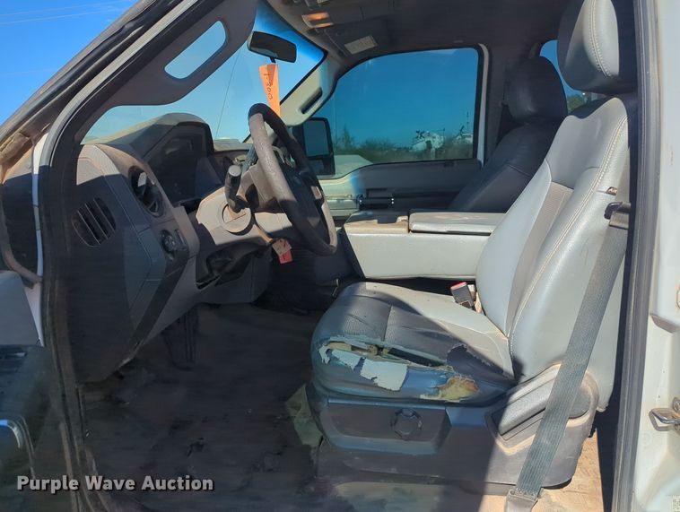 image for item OL9162 2016 Ford F250 Super Duty  Crew Cab pickup truck