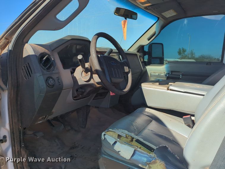 image for item OL9162 2016 Ford F250 Super Duty  Crew Cab pickup truck