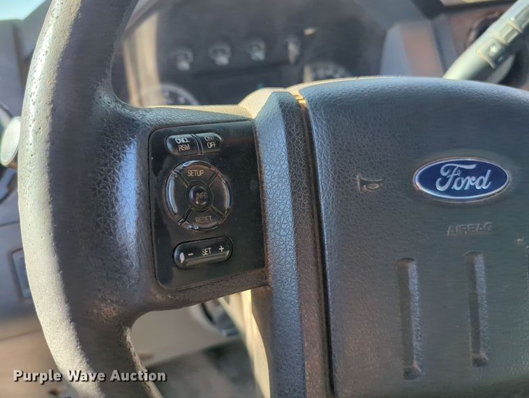 image for item OL9162 2016 Ford F250 Super Duty  Crew Cab pickup truck