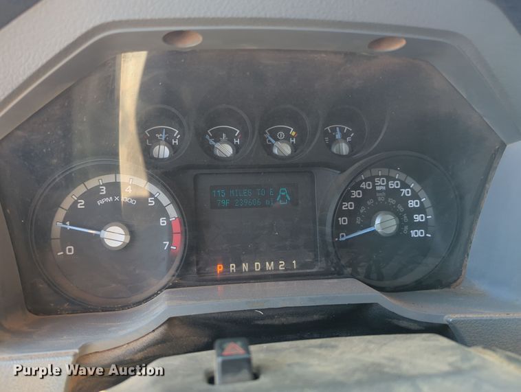 image for item OL9162 2016 Ford F250 Super Duty  Crew Cab pickup truck