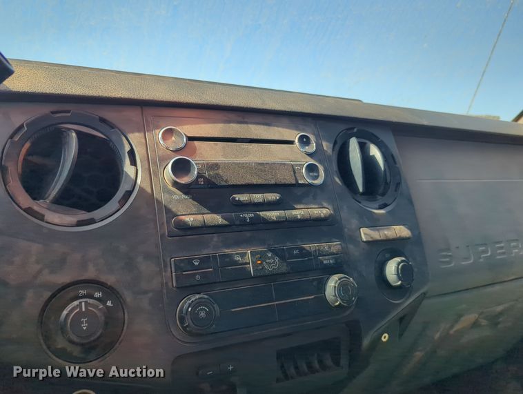 image for item OL9162 2016 Ford F250 Super Duty  Crew Cab pickup truck