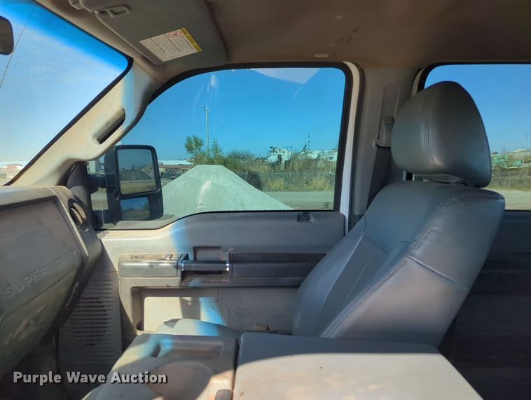 image for item OL9162 2016 Ford F250 Super Duty  Crew Cab pickup truck