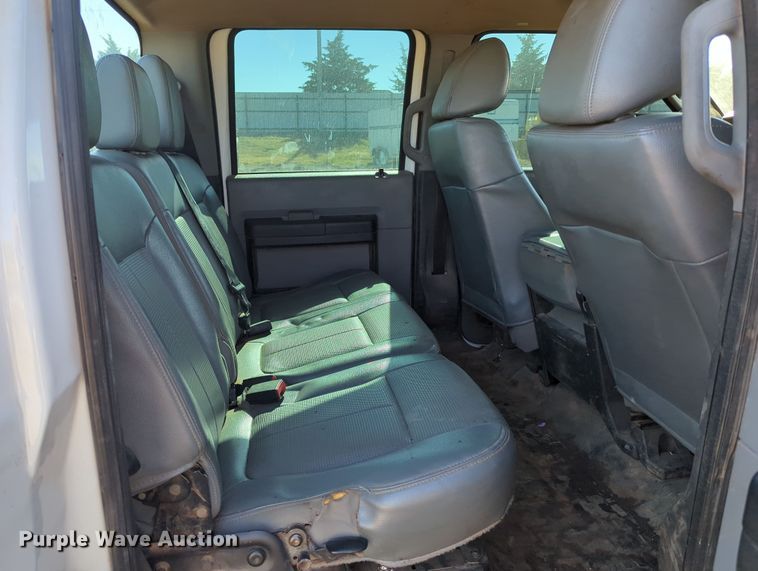 image for item OL9162 2016 Ford F250 Super Duty  Crew Cab pickup truck